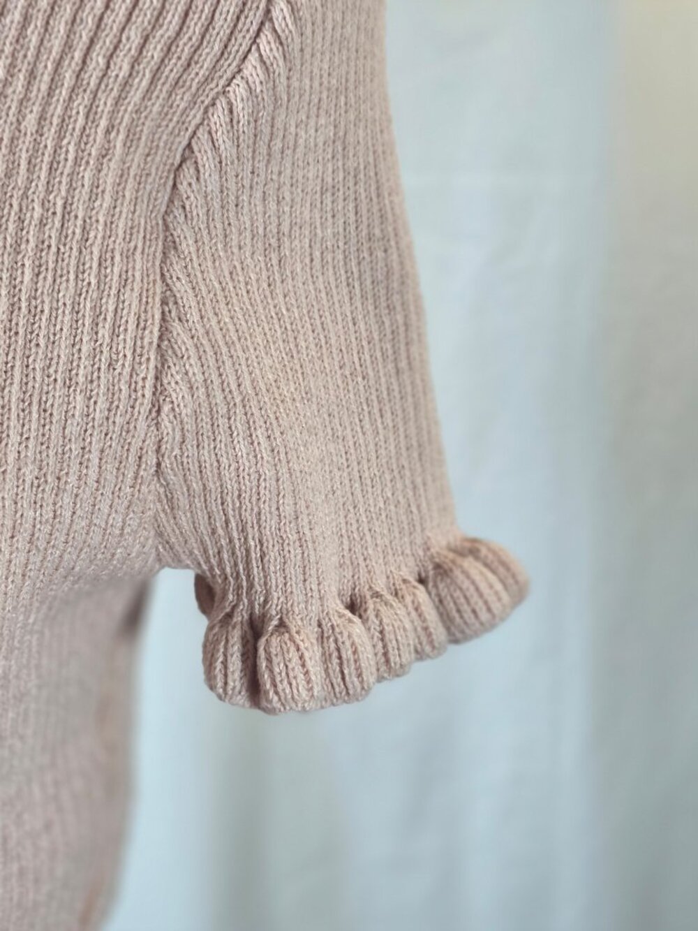 Zara Ribbed Knit Crop Top with Lettuce-Edge/Ruffled Trim Size S - Picture 5 of 9